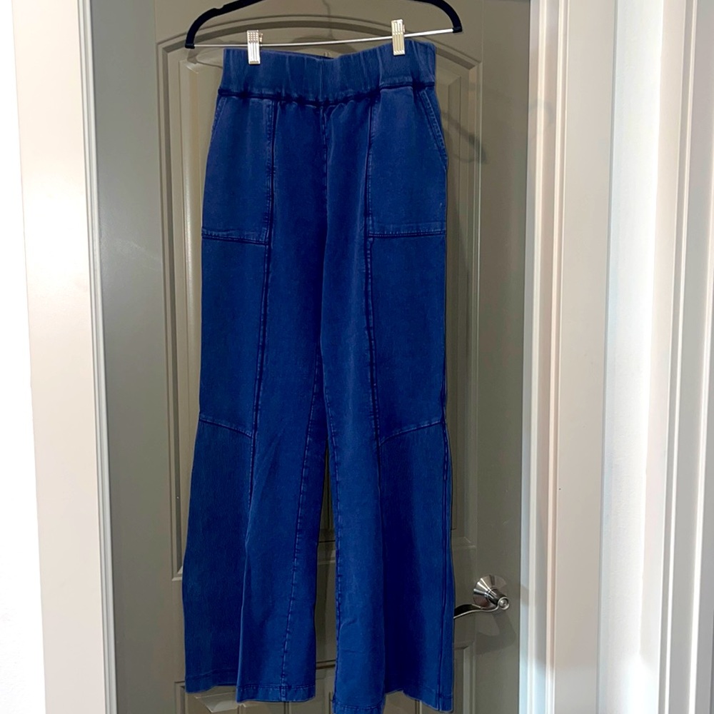 Pull on Anthropologie flare pants